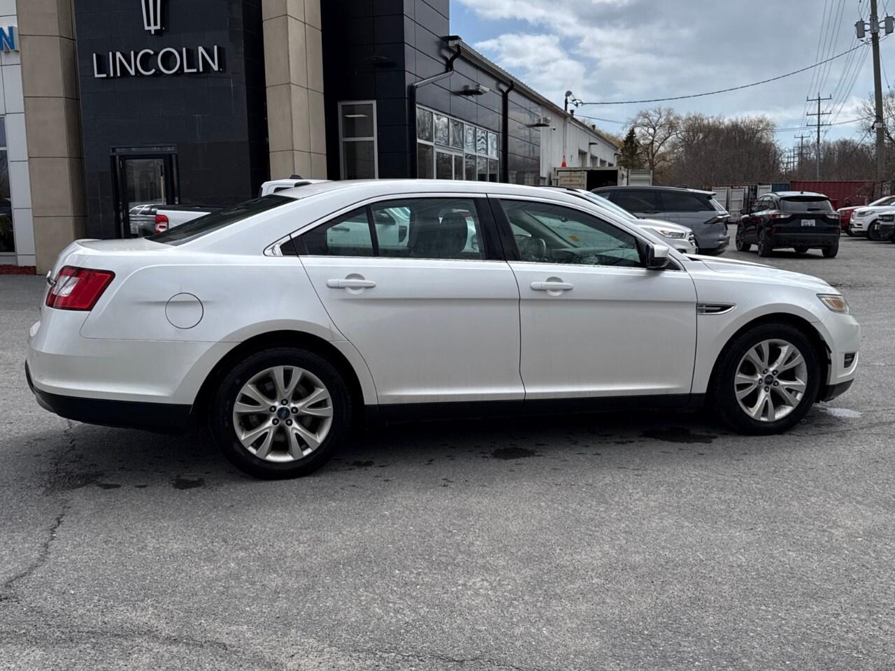 2010 Ford Taurus SEL   MOONROOF   HEATED LEATHER Photo