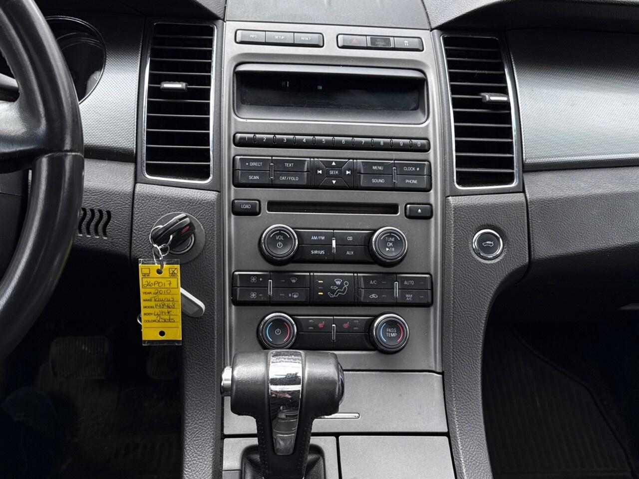 2010 Ford Taurus SEL   MOONROOF   HEATED LEATHER Photo
