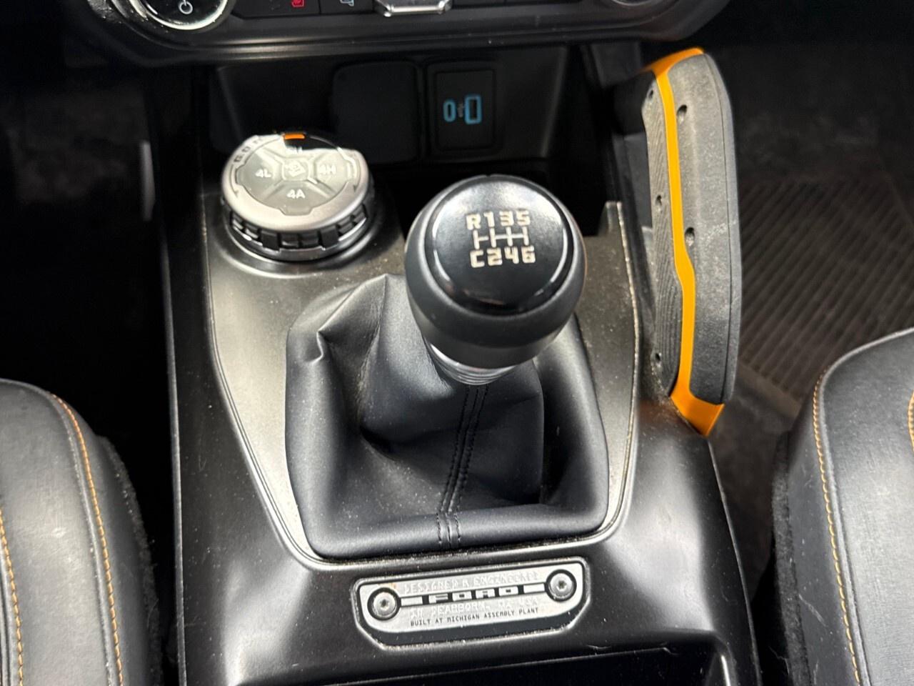 2021 Ford Bronco BADLANDS   4WD   MANUAL! Photo