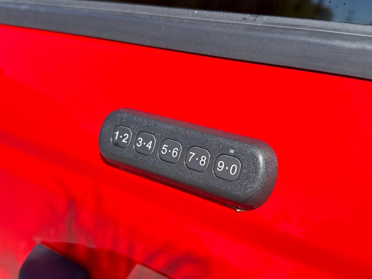 2021 Ford Bronco BADLANDS   4WD   MANUAL! Photo