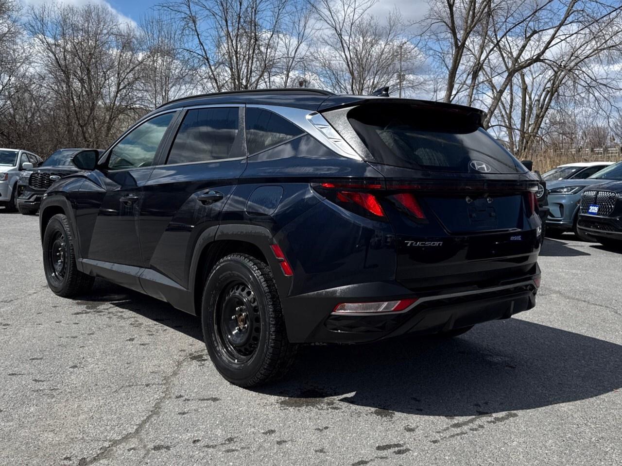 2022 Hyundai Tucson PREFERRED    AWD   NAV   1 OWNER Photo4