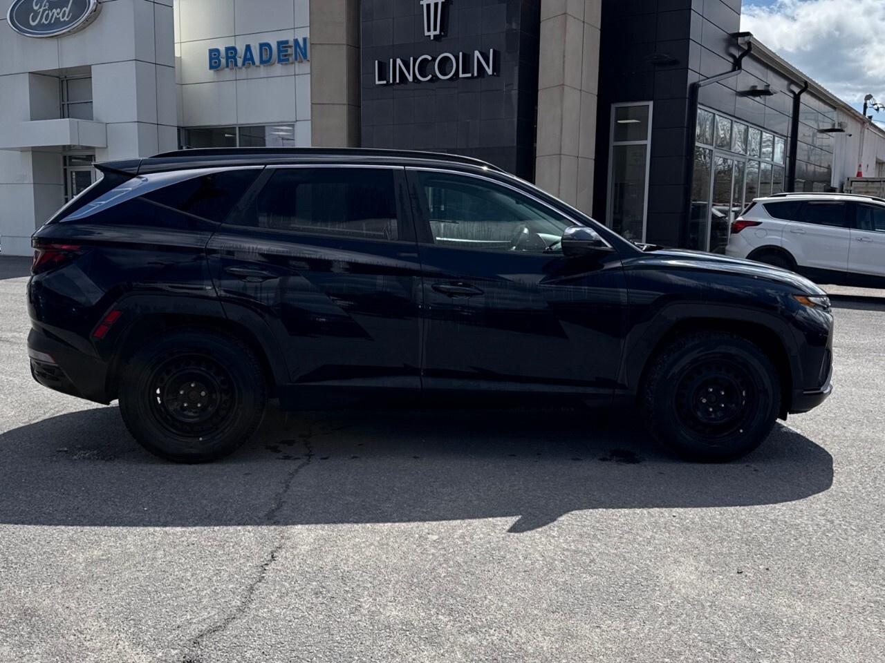 2022 Hyundai Tucson PREFERRED    AWD   NAV   1 OWNER Photo