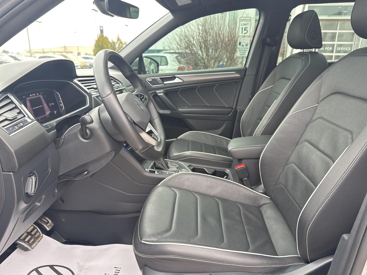 2024 Volkswagen Tiguan HIGHLINE R-LINE 4MOTION Photo