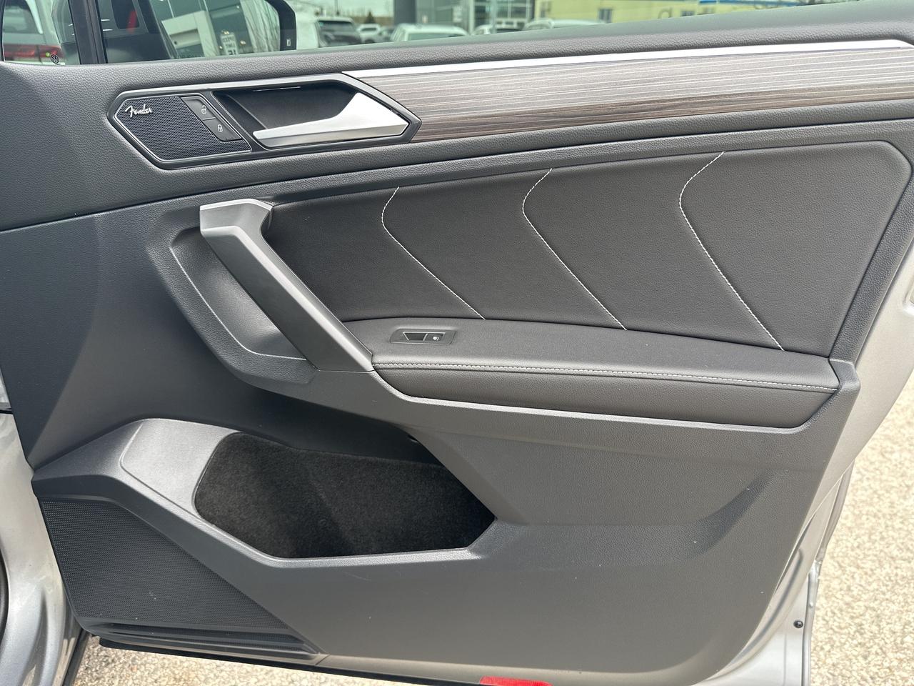 2024 Volkswagen Tiguan HIGHLINE R-LINE 4MOTION Photo