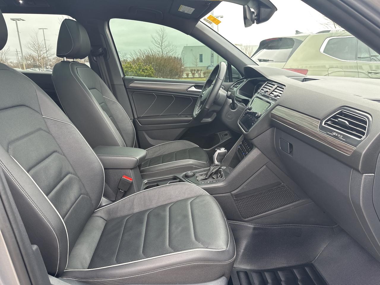 2024 Volkswagen Tiguan HIGHLINE R-LINE 4MOTION Photo