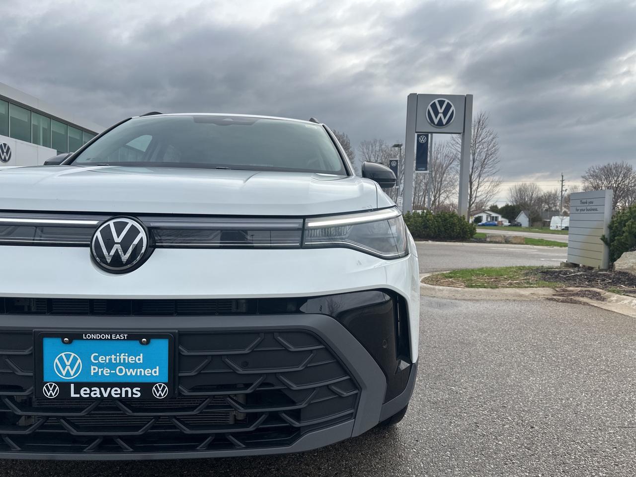 2025 Volkswagen Taos Comfortline Black Edition 4MOTION Photo