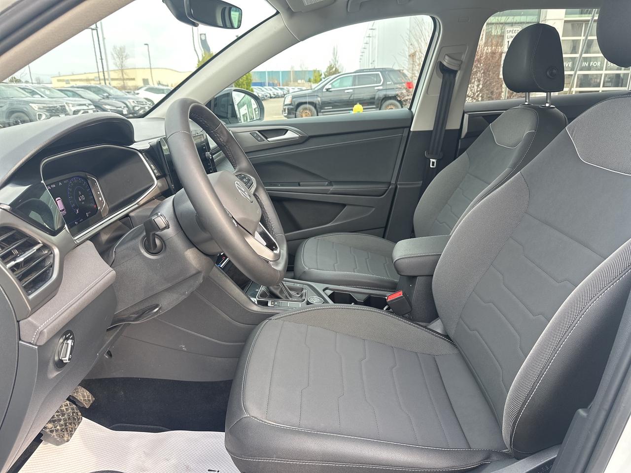 2025 Volkswagen Taos Comfortline Black Edition 4MOTION Photo