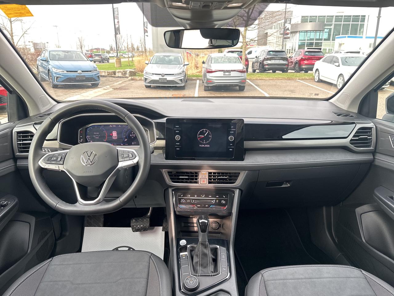 2025 Volkswagen Taos Comfortline Black Edition 4MOTION Photo