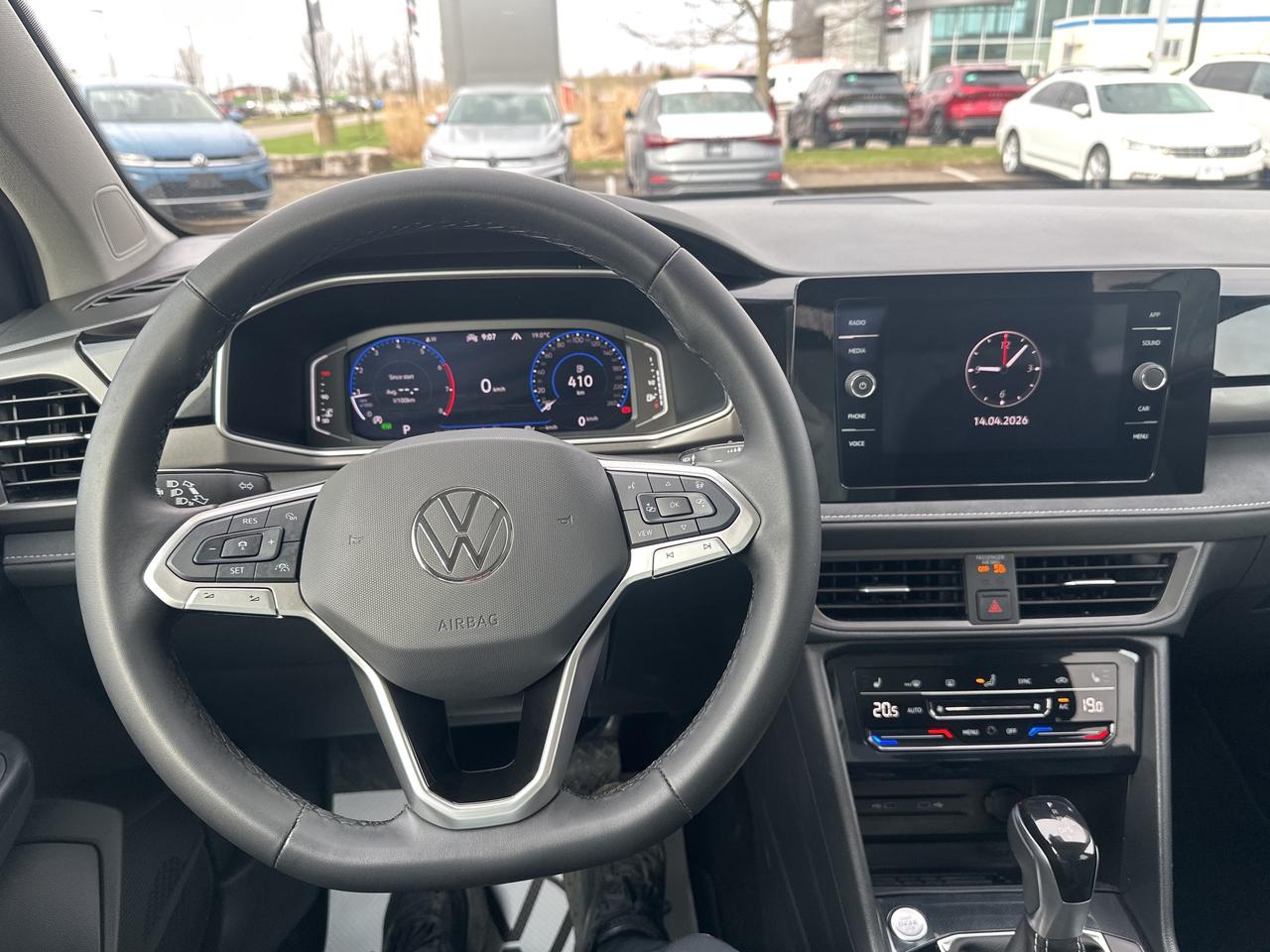 2025 Volkswagen Taos Comfortline Black Edition 4MOTION Photo
