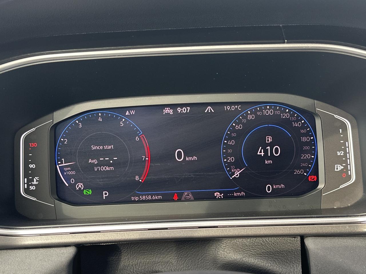 2025 Volkswagen Taos Comfortline Black Edition 4MOTION Photo