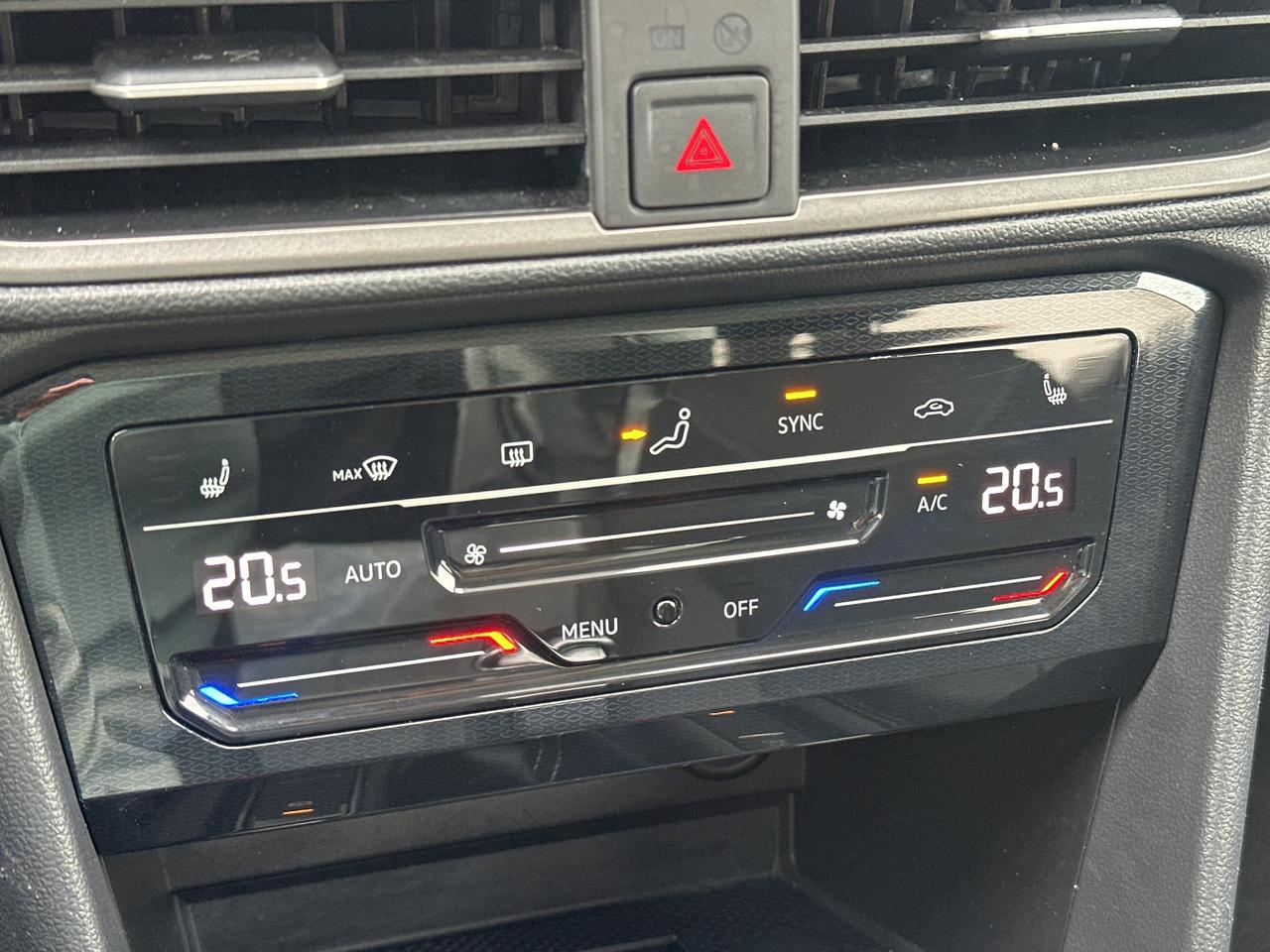 2025 Volkswagen Taos Comfortline Black Edition 4MOTION Photo