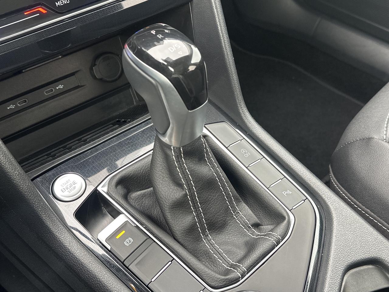 2025 Volkswagen Taos Comfortline Black Edition 4MOTION Photo