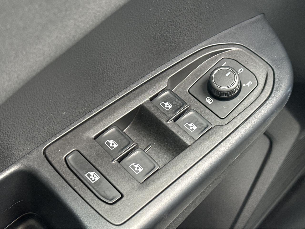 2025 Volkswagen Taos Comfortline Black Edition 4MOTION Photo