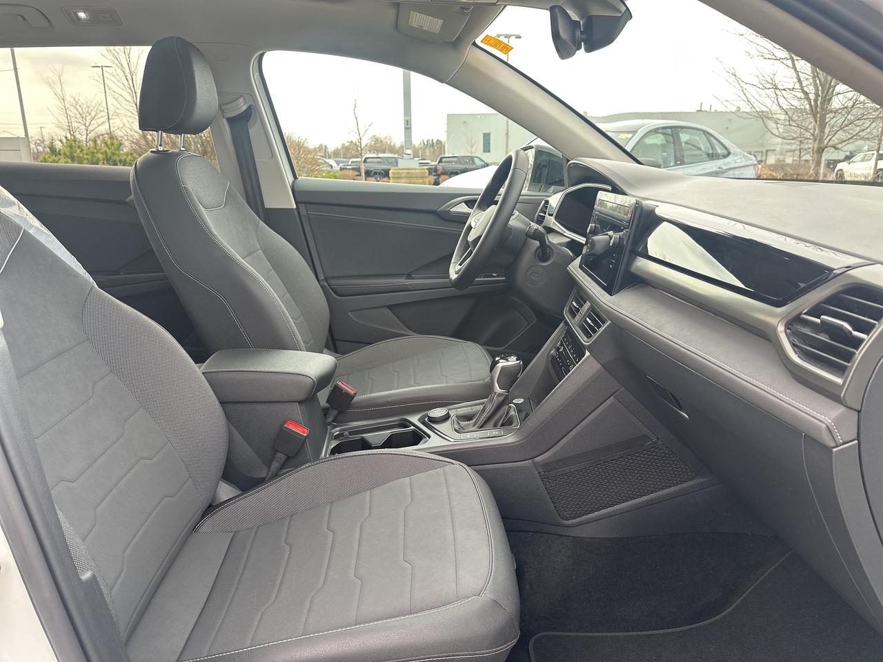 2025 Volkswagen Taos Comfortline Black Edition 4MOTION Photo