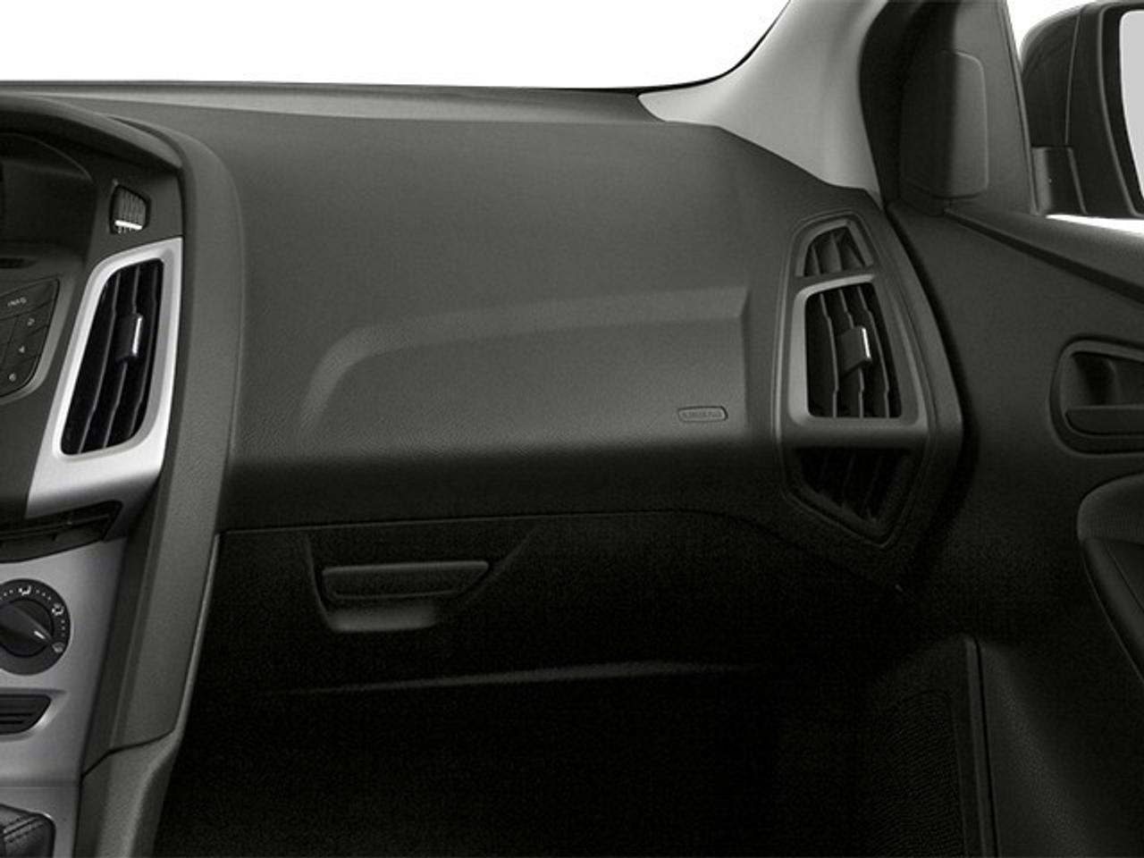 2014 Ford Focus 5DR HB SE Photo