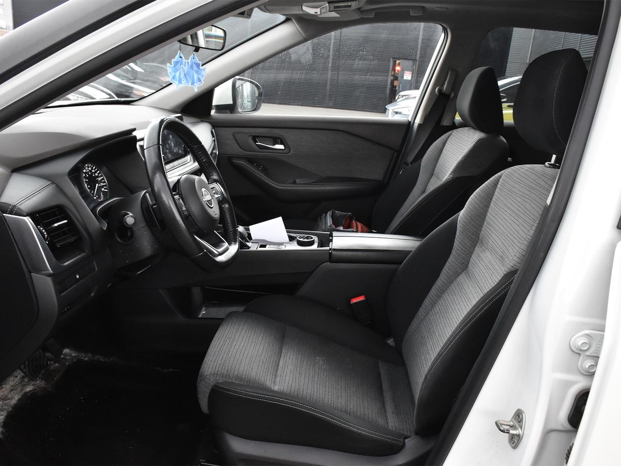 2022 Nissan Rogue SV  - Moonroof -  Apple CarPlay Photo