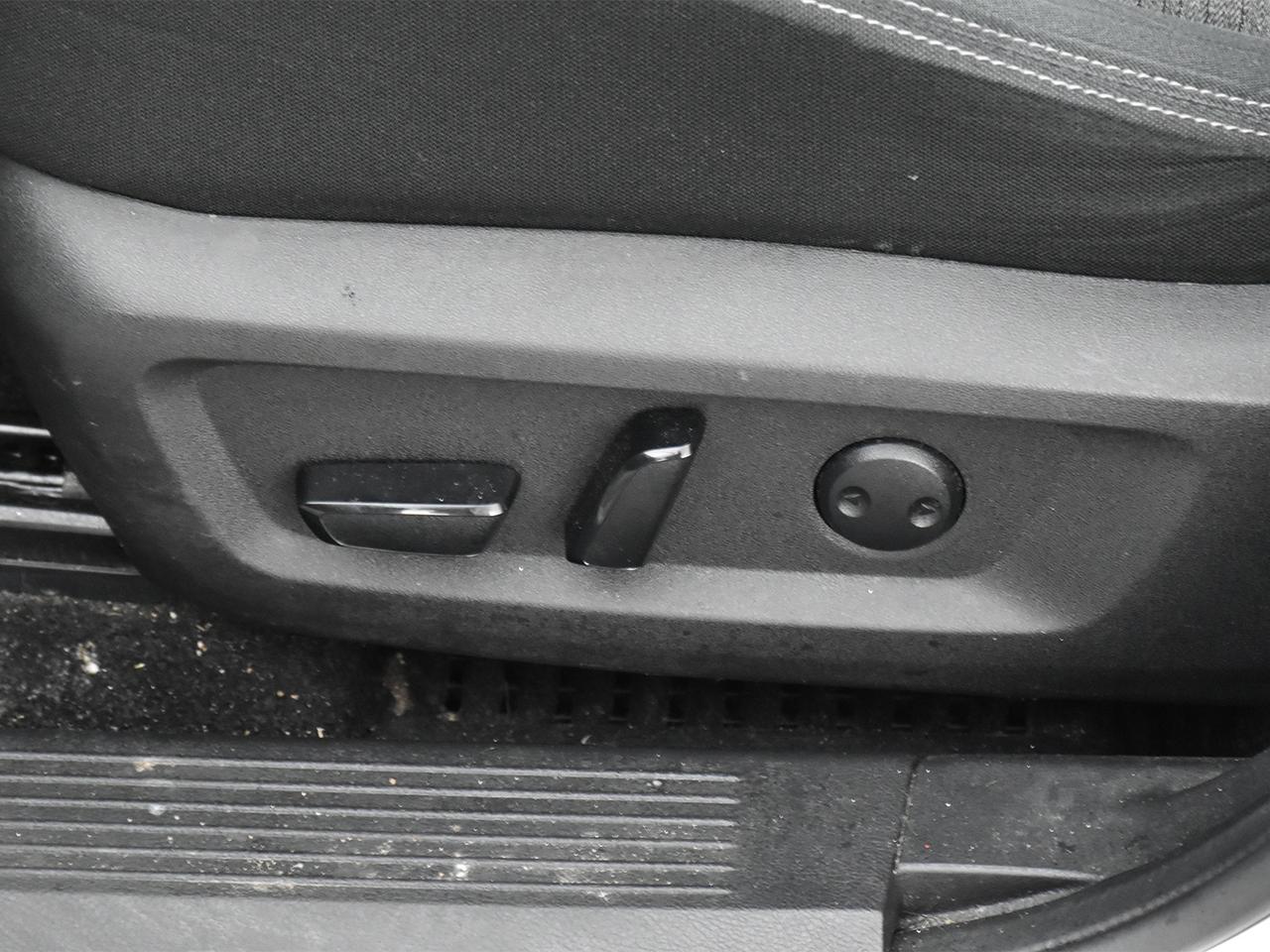 2022 Nissan Rogue SV  - Moonroof -  Apple CarPlay Photo