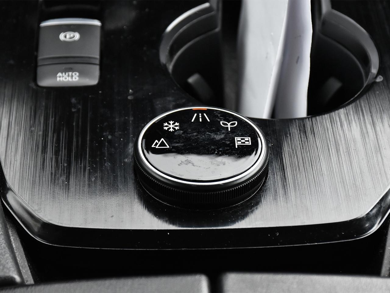 2022 Nissan Rogue SV  - Moonroof -  Apple CarPlay Photo