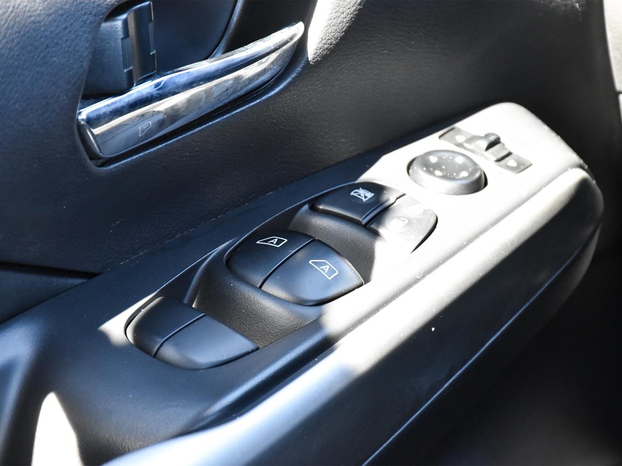 2020 Nissan Kicks SR  - Heated Seats -  Fog Lights Photo