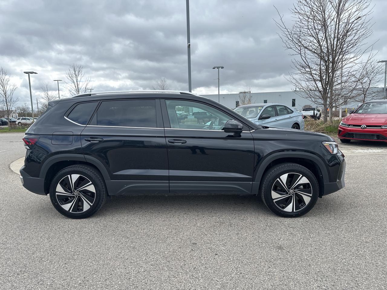 2025 Volkswagen Taos Comfortline 4Motion Photo4