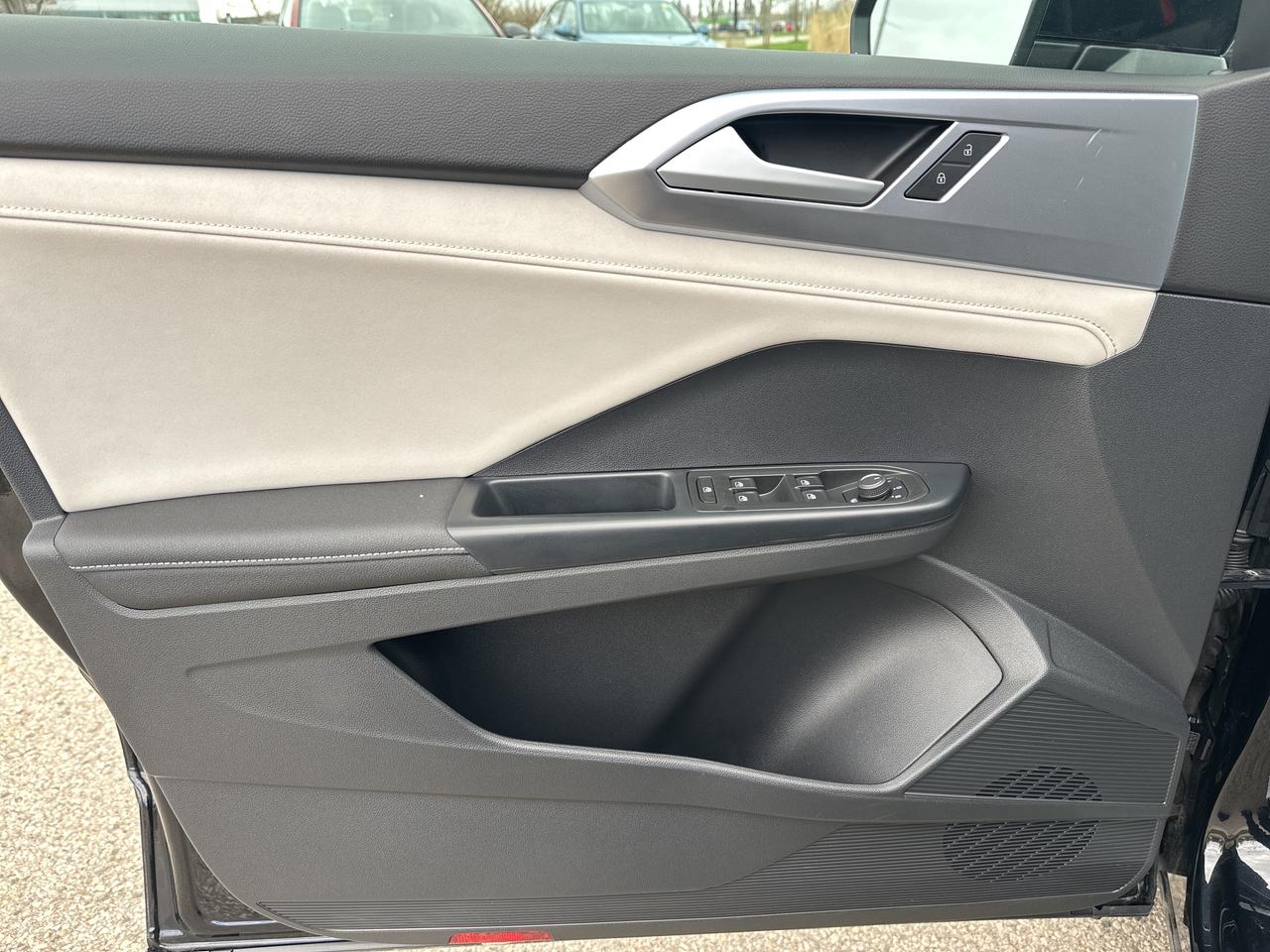 2025 Volkswagen Taos Comfortline 4Motion Photo