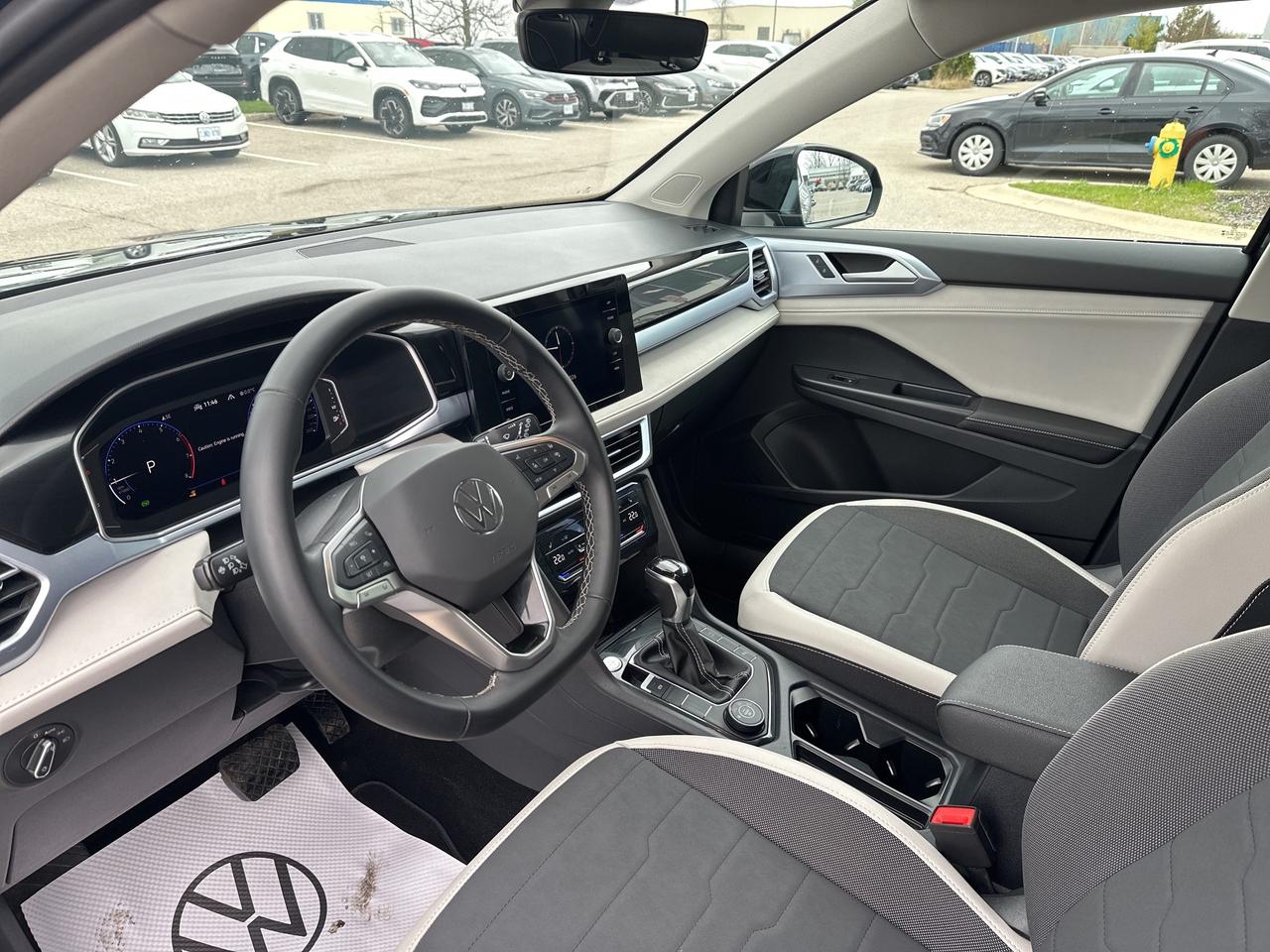 2025 Volkswagen Taos Comfortline 4Motion Photo