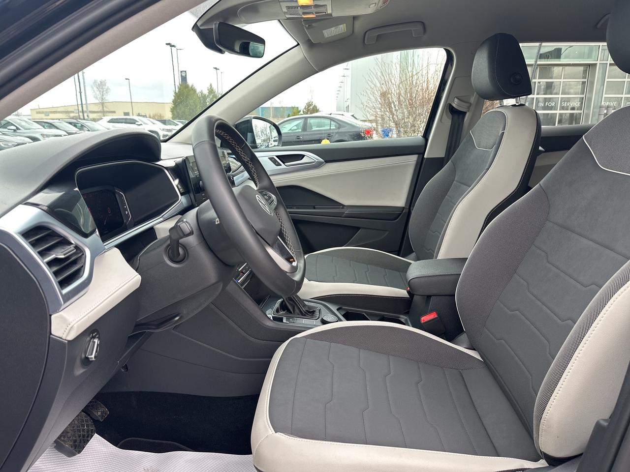 2025 Volkswagen Taos Comfortline 4Motion Photo