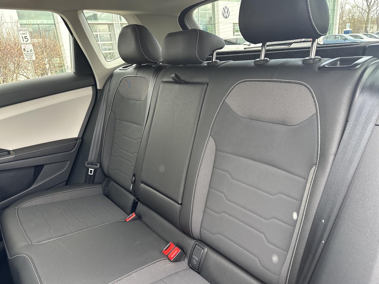 2025 Volkswagen Taos Comfortline 4Motion Photo