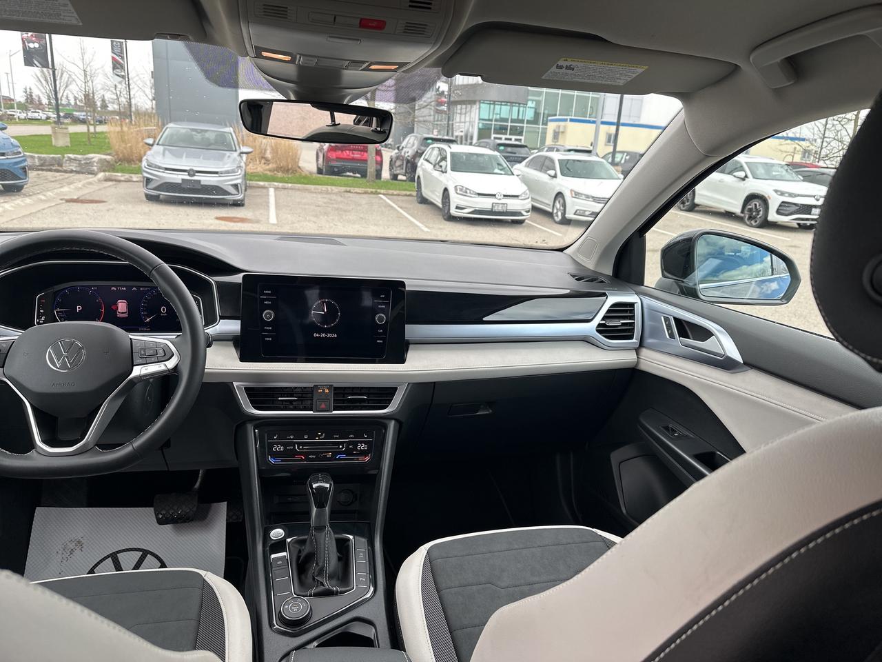 2025 Volkswagen Taos Comfortline 4Motion Photo