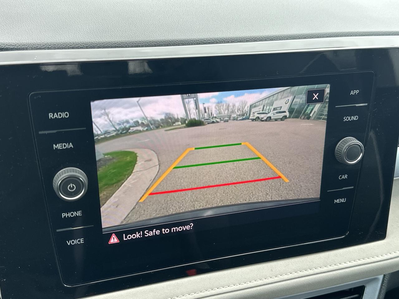 2025 Volkswagen Taos Comfortline 4Motion Photo