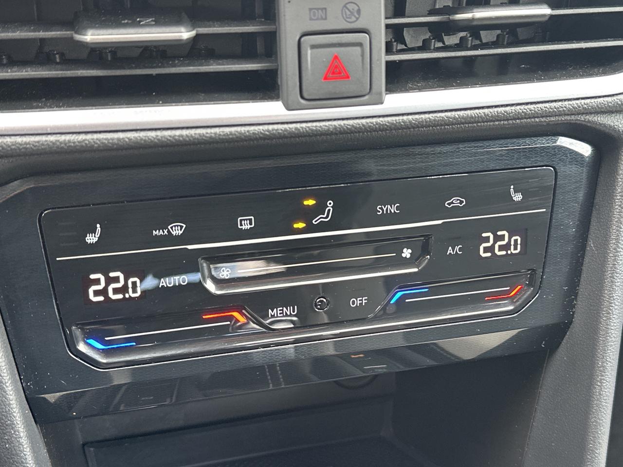 2025 Volkswagen Taos Comfortline 4Motion Photo