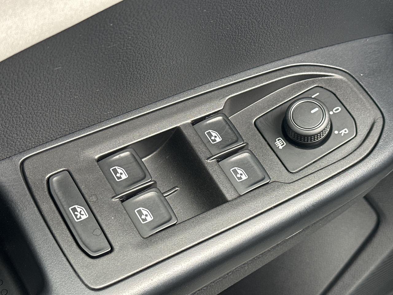 2025 Volkswagen Taos Comfortline 4Motion Photo