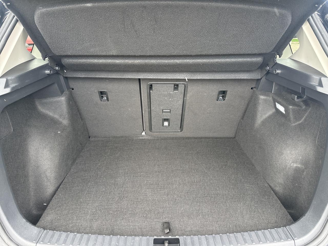 2025 Volkswagen Taos Comfortline 4Motion Photo