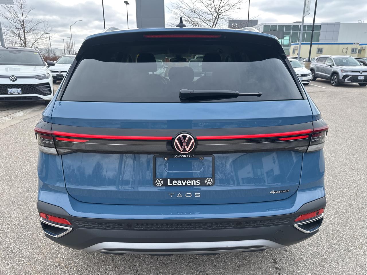 2025 Volkswagen Taos Comfortline 4Motion Photo