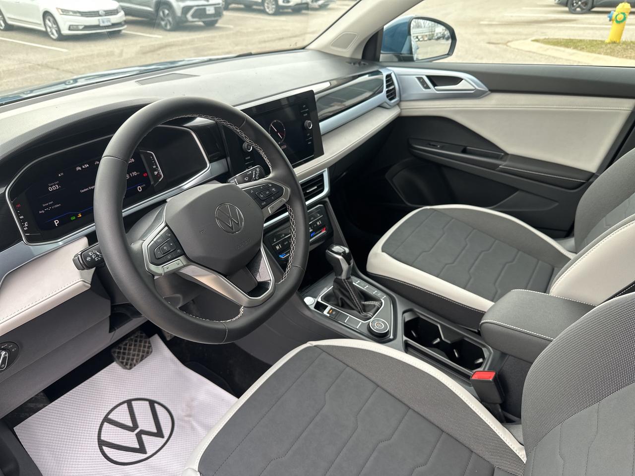 2025 Volkswagen Taos Comfortline 4Motion Photo