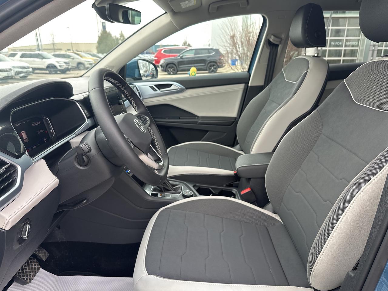 2025 Volkswagen Taos Comfortline 4Motion Photo