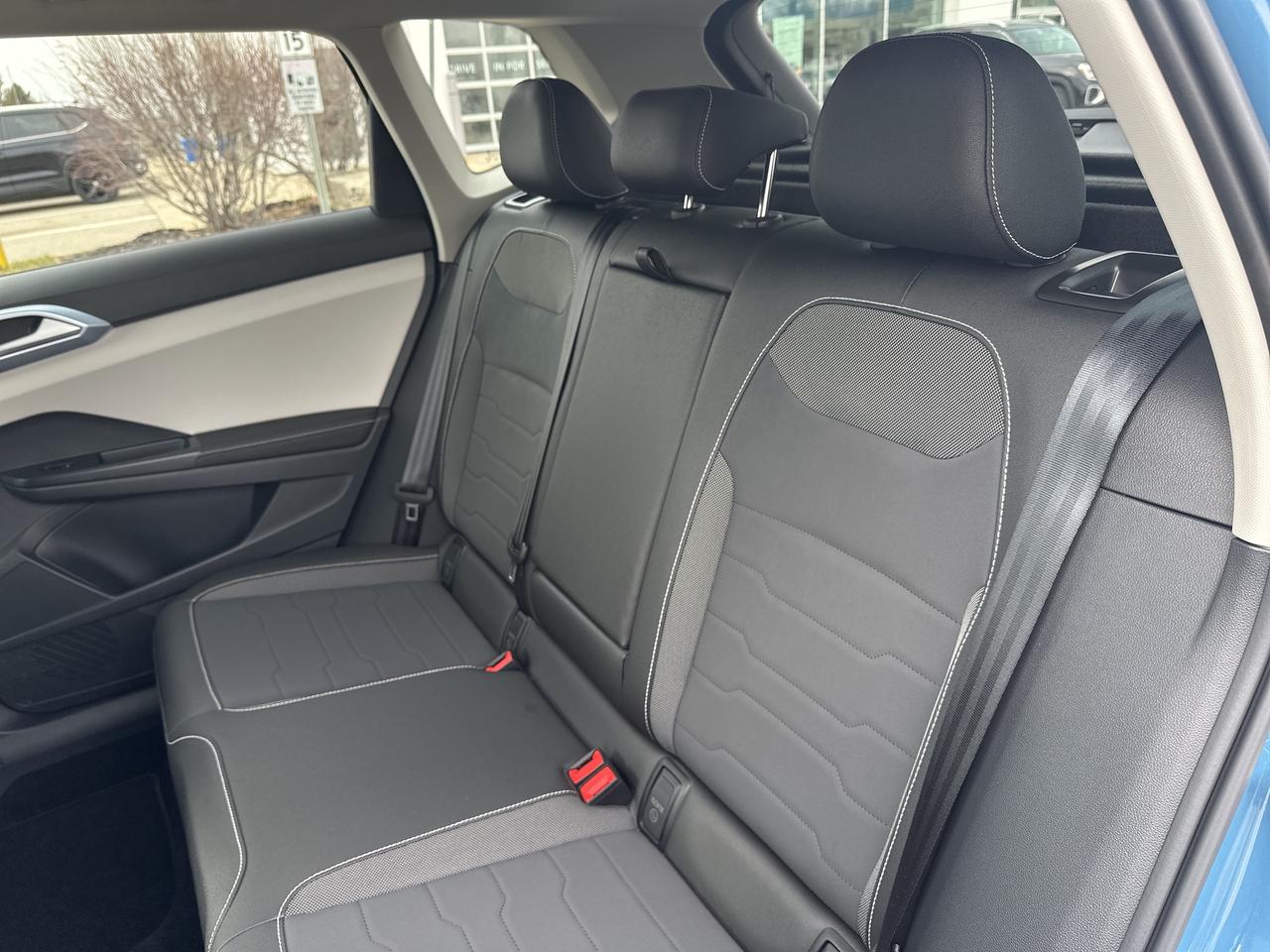 2025 Volkswagen Taos Comfortline 4Motion Photo