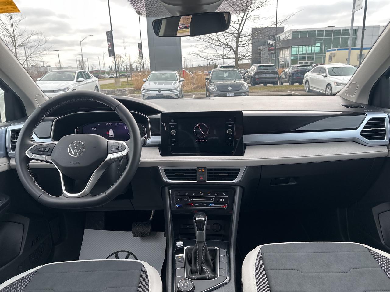 2025 Volkswagen Taos Comfortline 4Motion Photo