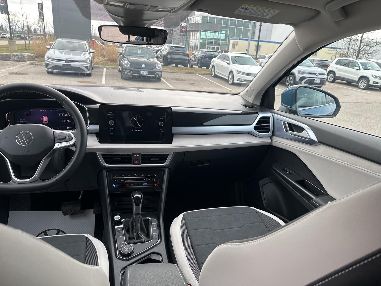 2025 Volkswagen Taos Comfortline 4Motion Photo