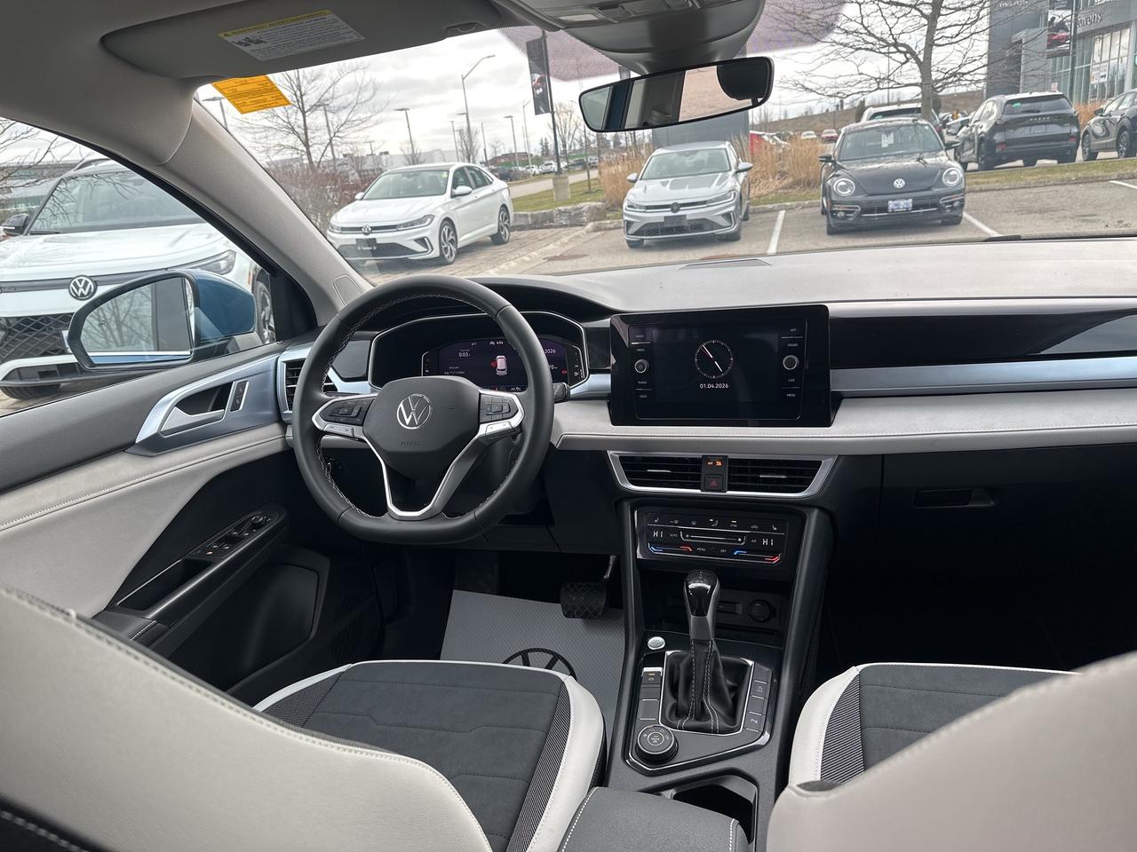 2025 Volkswagen Taos Comfortline 4Motion Photo