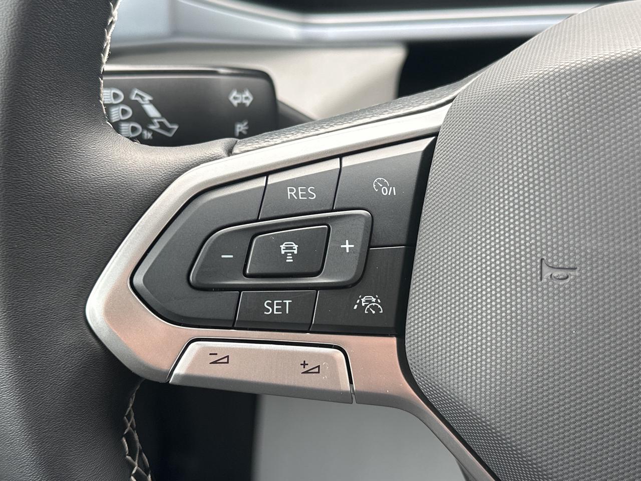 2025 Volkswagen Taos Comfortline 4Motion Photo