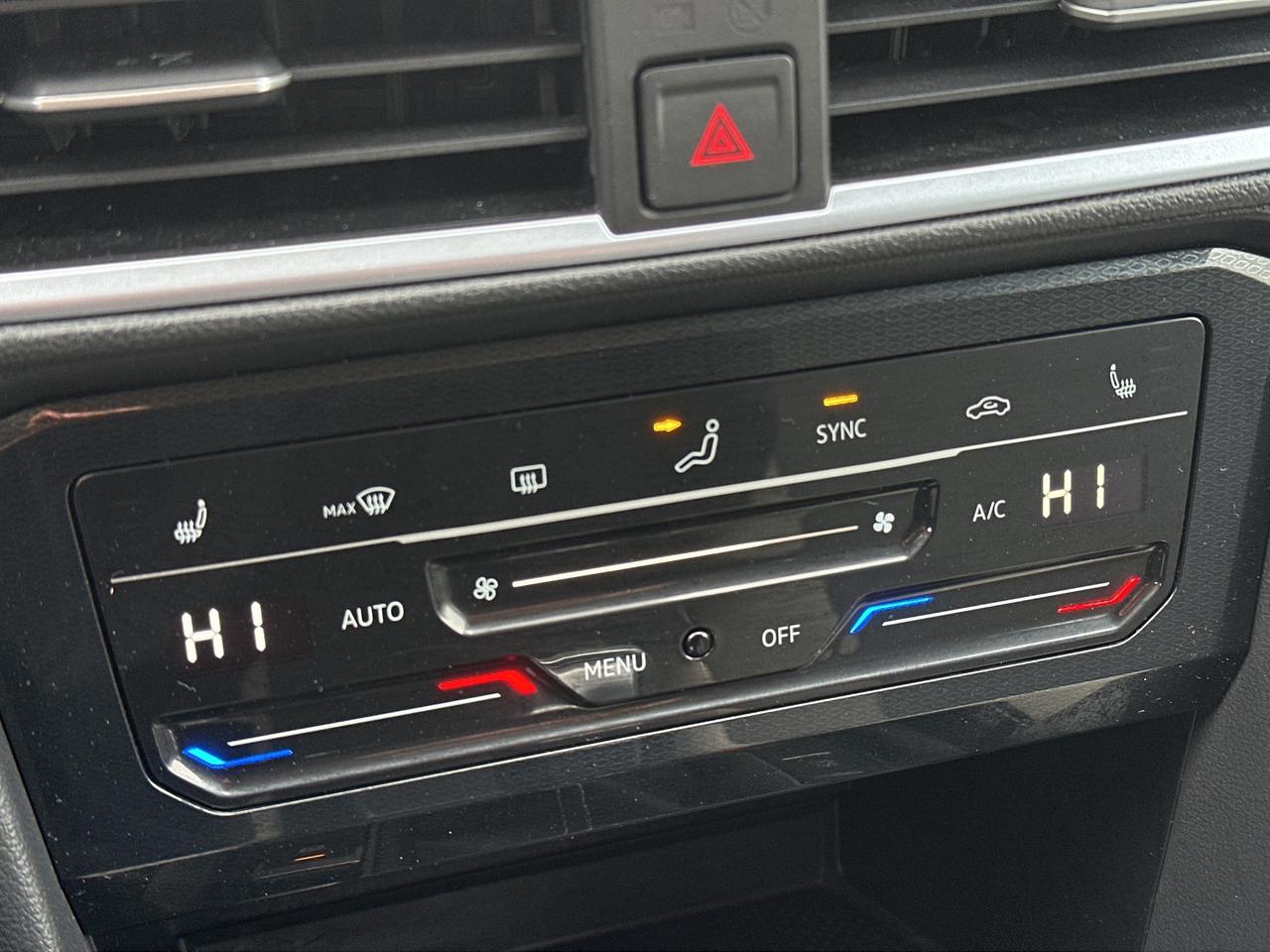 2025 Volkswagen Taos Comfortline 4Motion Photo