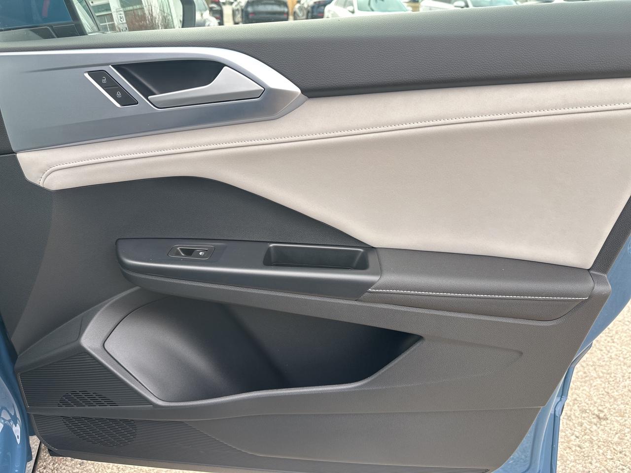 2025 Volkswagen Taos Comfortline 4Motion Photo