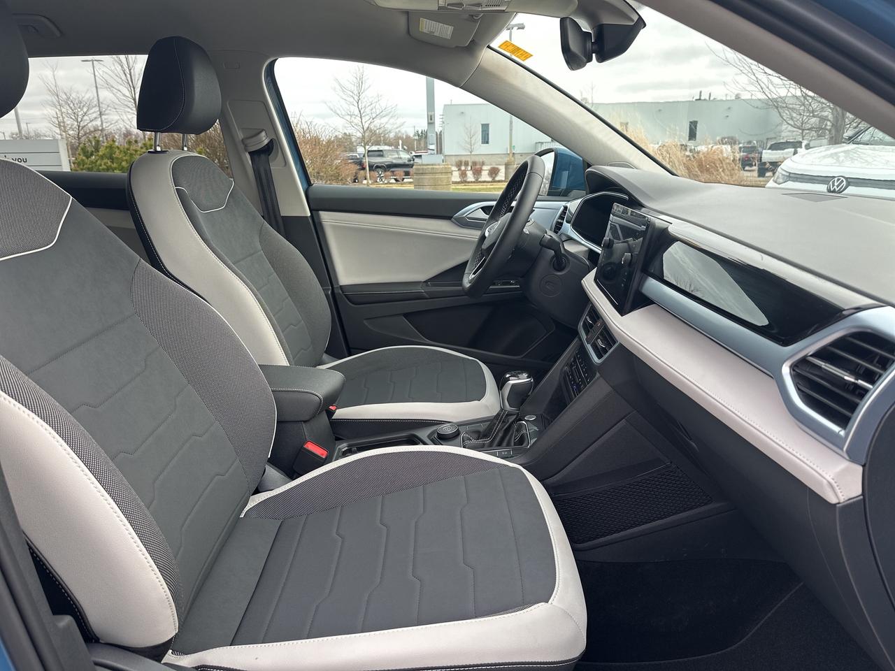 2025 Volkswagen Taos Comfortline 4Motion Photo