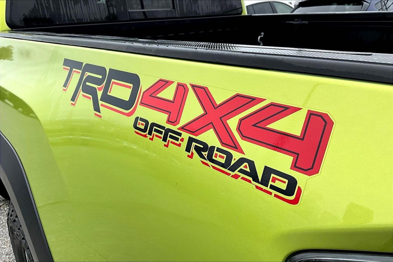 2023 Toyota Tacoma TRD OFF-ROAD 4X4   PREMIUM PACKAGE   LEATHER   NAV Photo