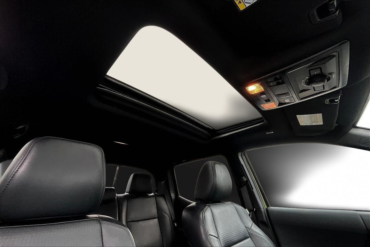 2023 Toyota Tacoma TRD OFF-ROAD 4X4   PREMIUM PACKAGE   LEATHER   NAV Photo