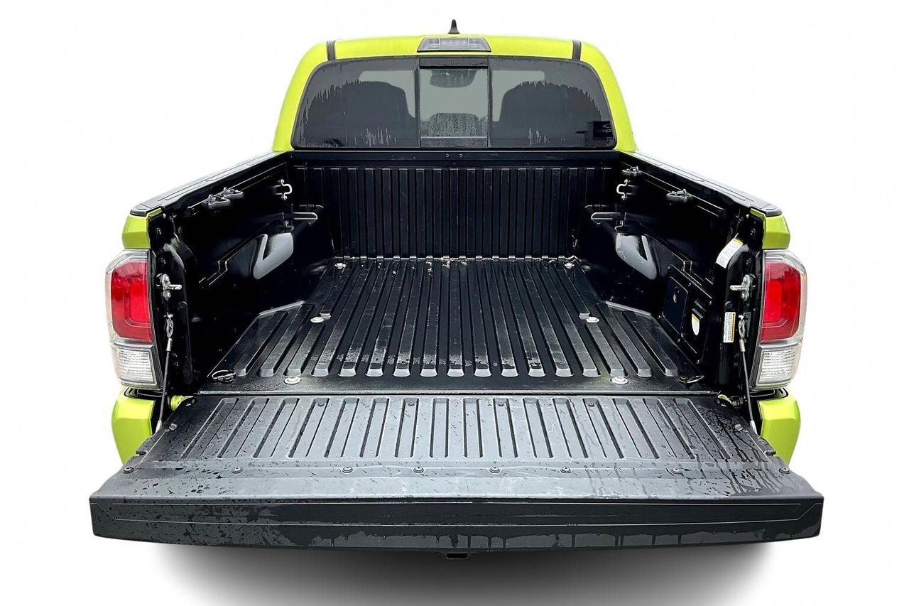 2023 Toyota Tacoma TRD OFF-ROAD 4X4   PREMIUM PACKAGE   LEATHER   NAV Photo