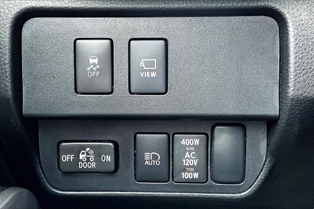 2023 Toyota Tacoma TRD OFF-ROAD 4X4   PREMIUM PACKAGE   LEATHER   NAV Photo