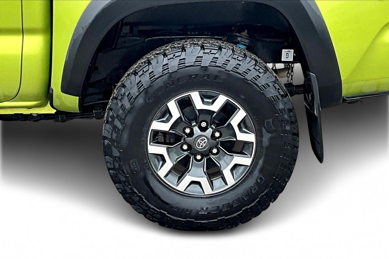 2023 Toyota Tacoma TRD OFF-ROAD 4X4   PREMIUM PACKAGE   LEATHER   NAV Photo