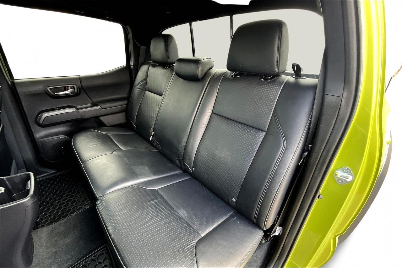 2023 Toyota Tacoma TRD OFF-ROAD 4X4   PREMIUM PACKAGE   LEATHER   NAV Photo